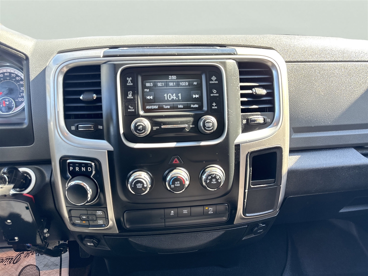 RAM 1500 Big Horn/Lone Star 4x4 Quad Cab 6'4" Box 2019