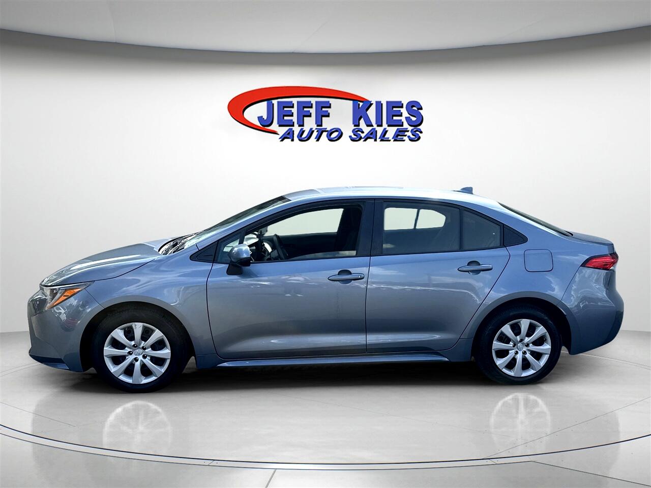 2022 Toyota Corolla LE photo 4