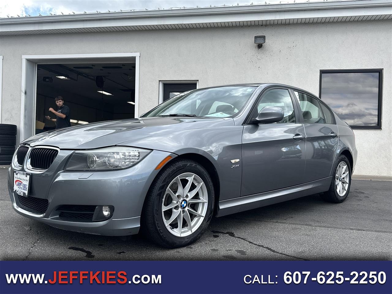 2010 BMW 3 Series 4dr Sdn 328i xDrive AWD SULEV