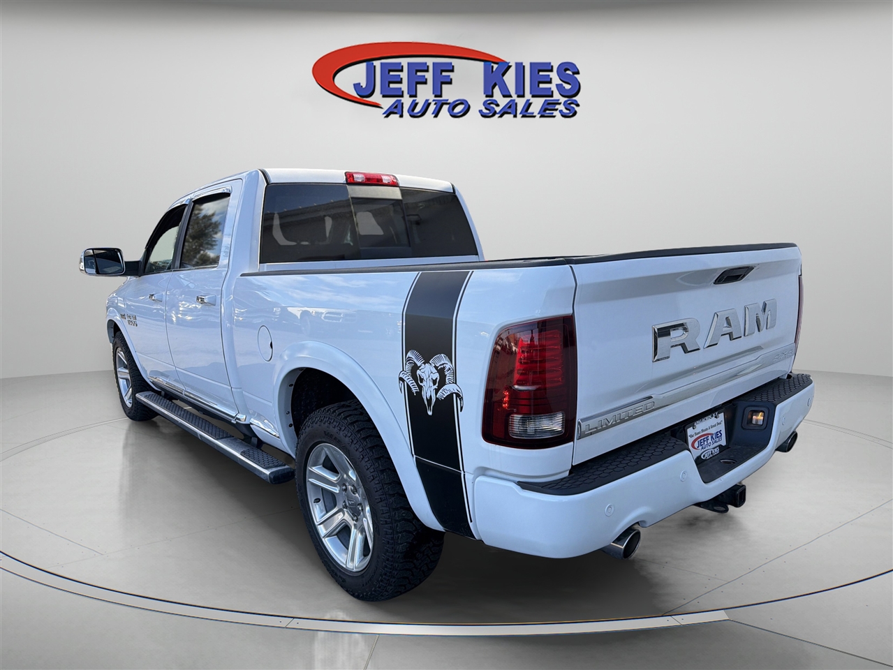 RAM 1500 4WD Crew Cab 149" Limited 2016