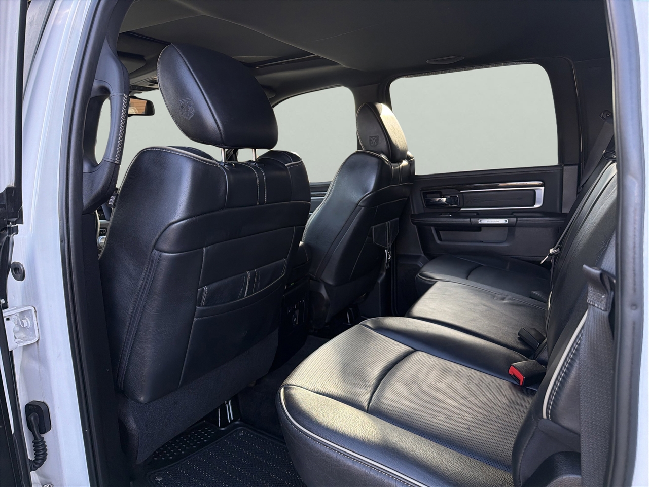 RAM 1500 4WD Crew Cab 149" Limited 2016