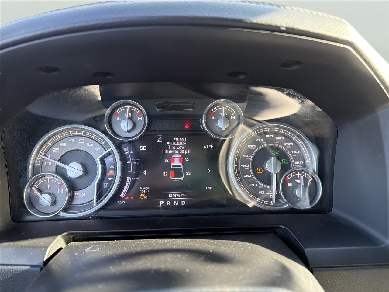 RAM 1500 4WD Crew Cab 149" Limited 2016