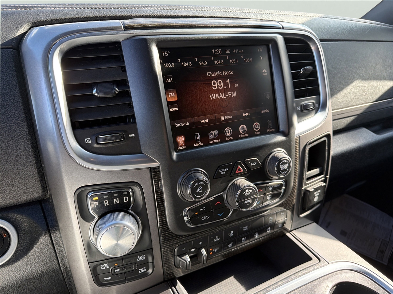 RAM 1500 4WD Crew Cab 149" Limited 2016