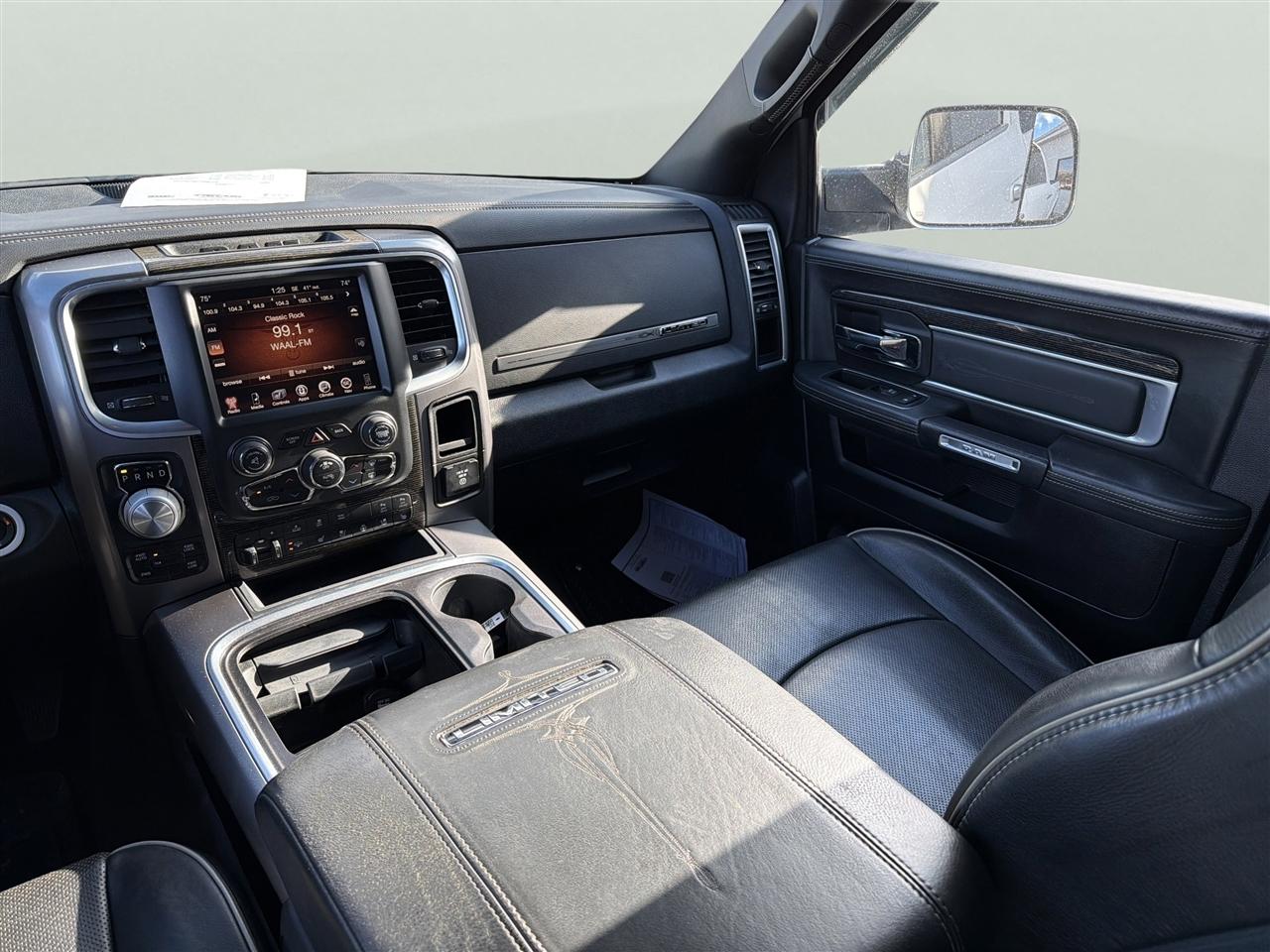 RAM 1500 4WD Crew Cab 149" Limited 2016