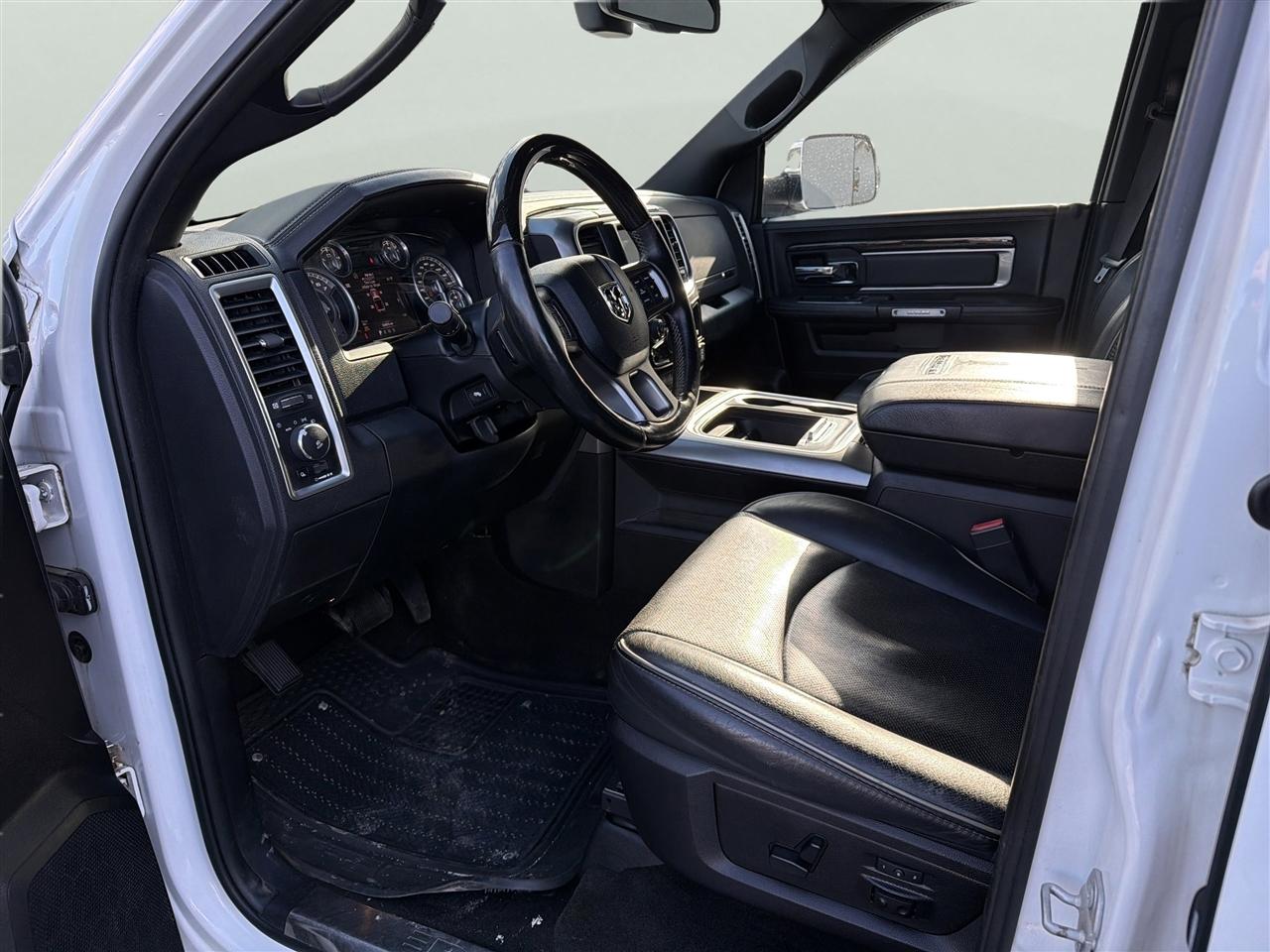 RAM 1500 4WD Crew Cab 149" Limited 2016