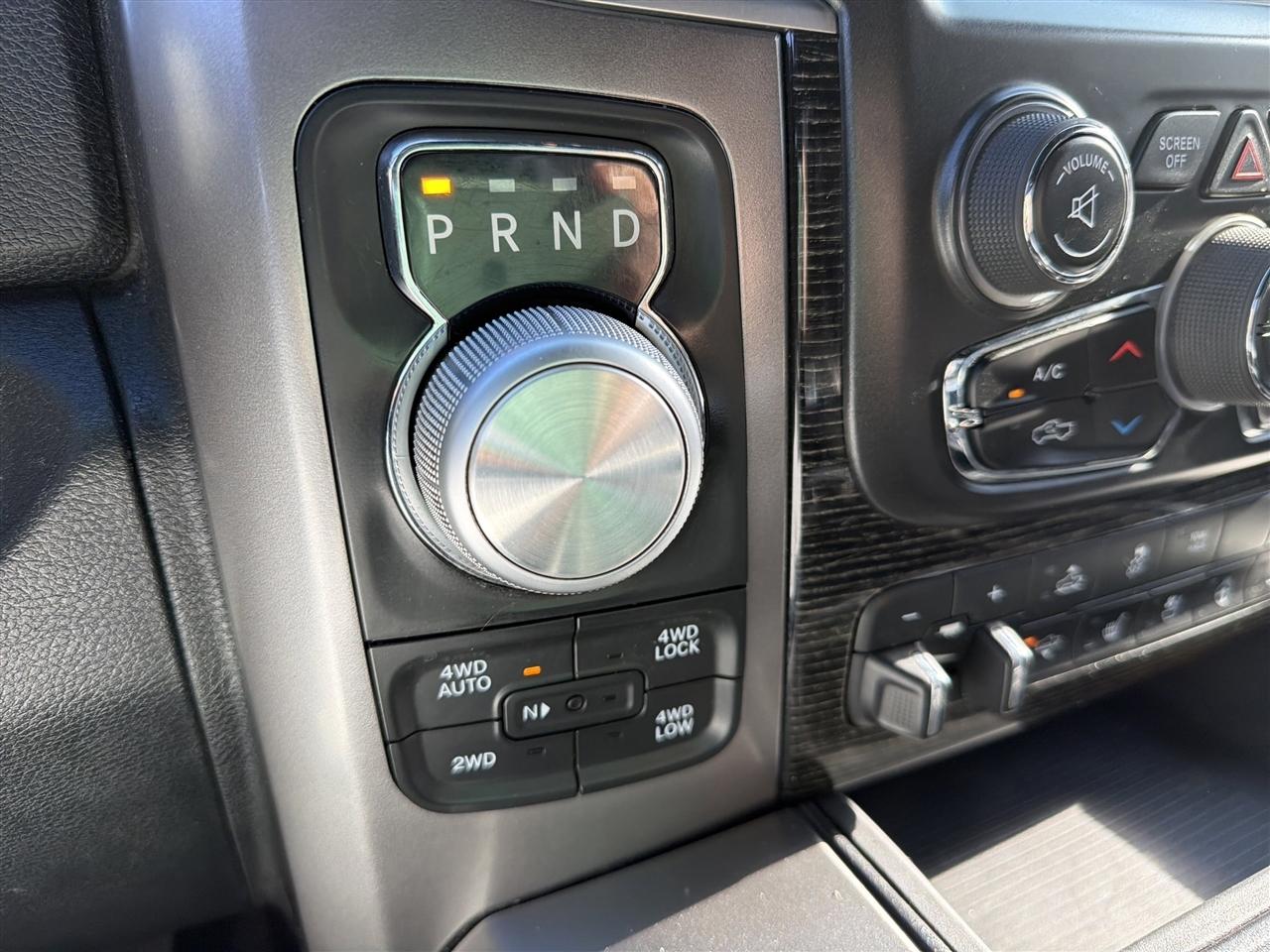 RAM 1500 4WD Crew Cab 149" Limited 2016