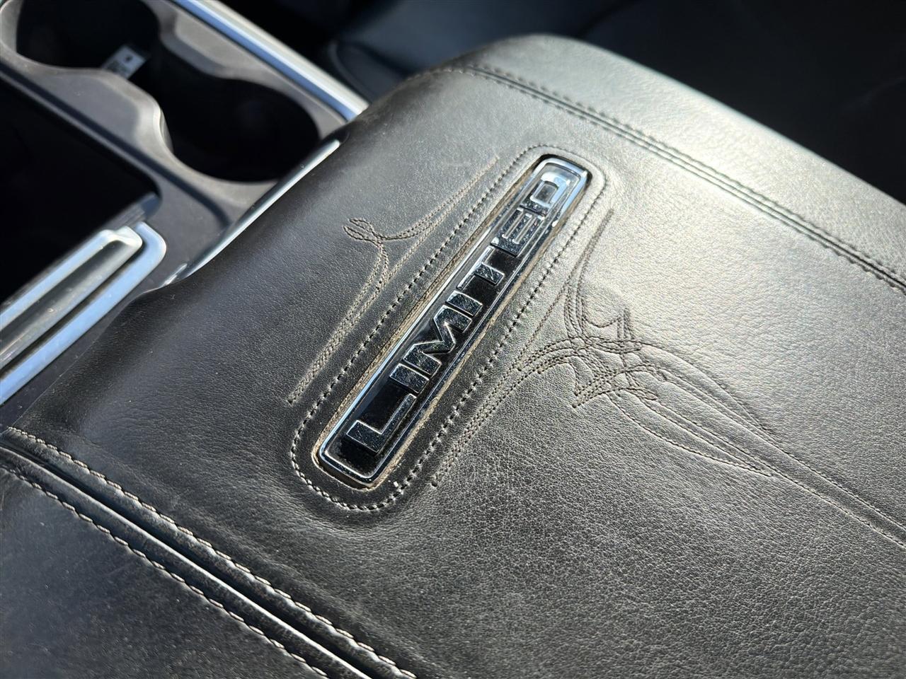 RAM 1500 4WD Crew Cab 149" Limited 2016