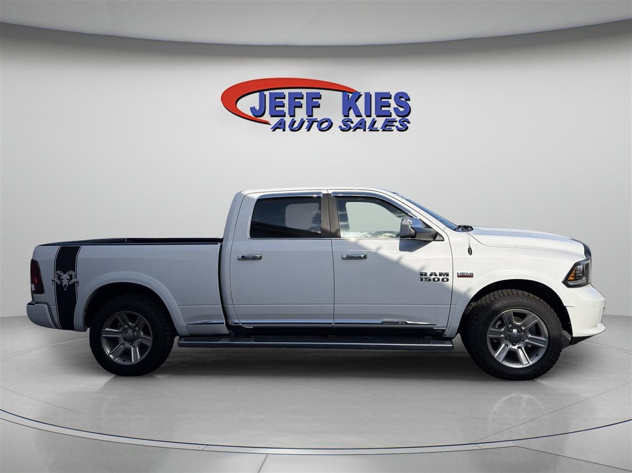 RAM 1500 4WD Crew Cab 149" Limited 2016