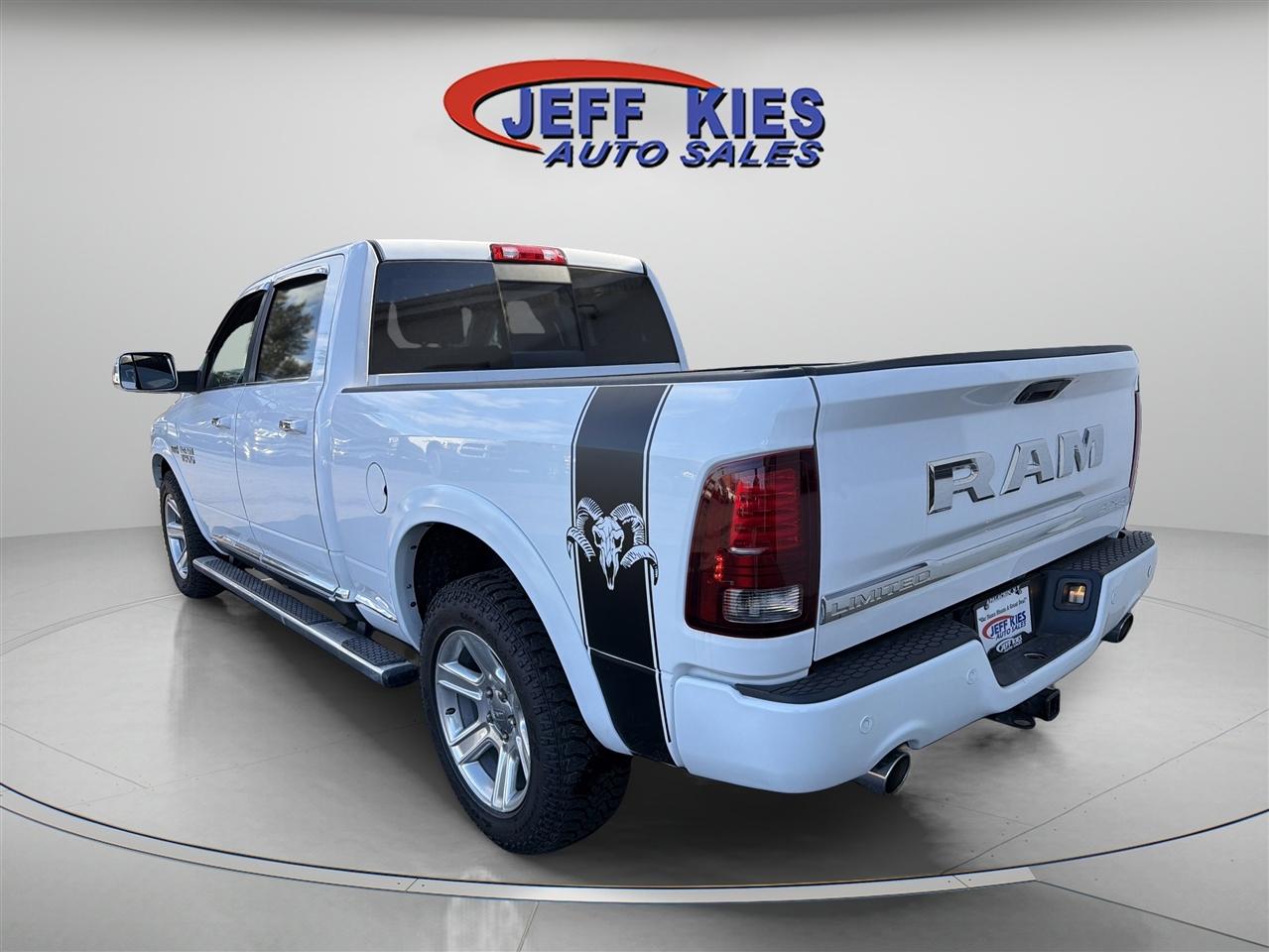 RAM 1500 4WD Crew Cab 149" Limited 2016