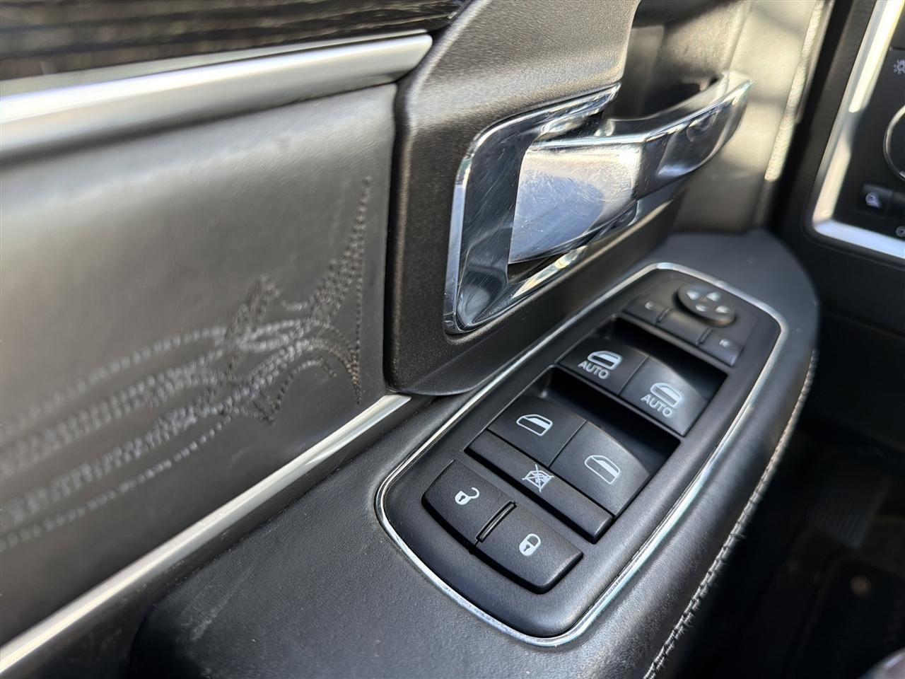 RAM 1500 4WD Crew Cab 149" Limited 2016