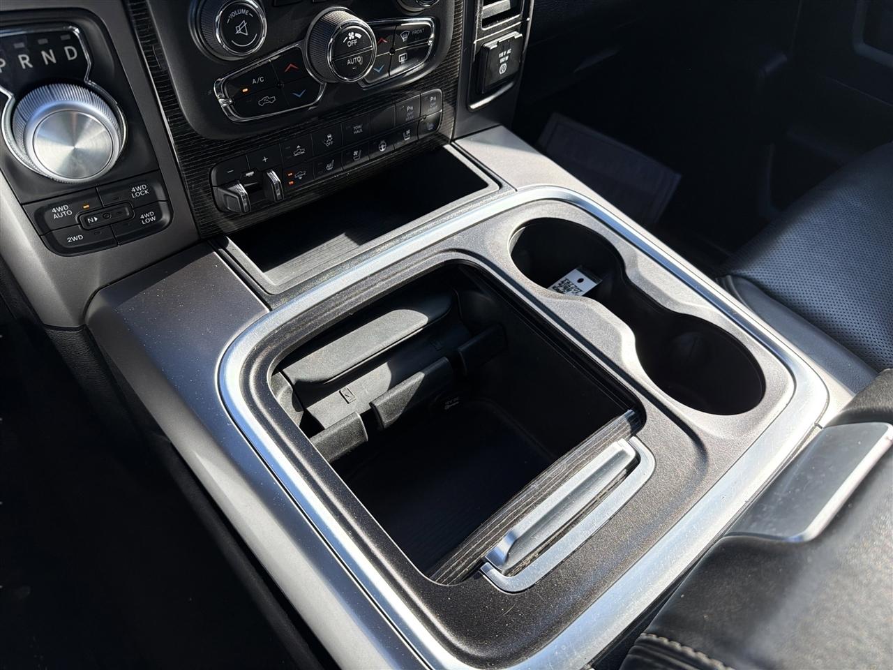 RAM 1500 4WD Crew Cab 149" Limited 2016