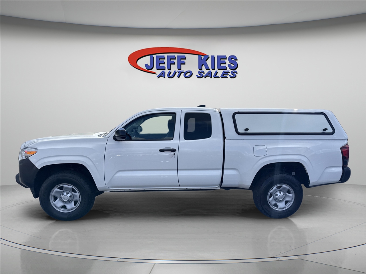 2022 Toyota Tacoma SR Access Cab photo 4