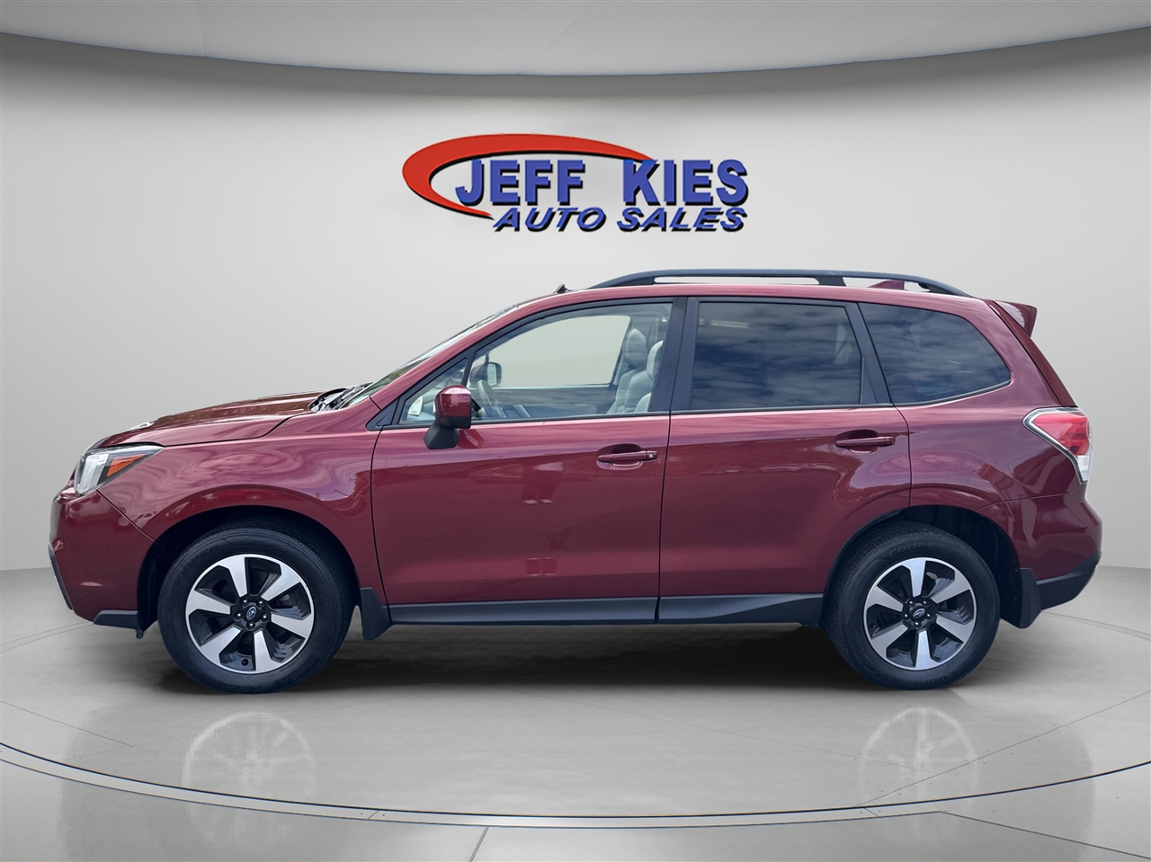 2017 Subaru Forester 2.5i Premium photo 3