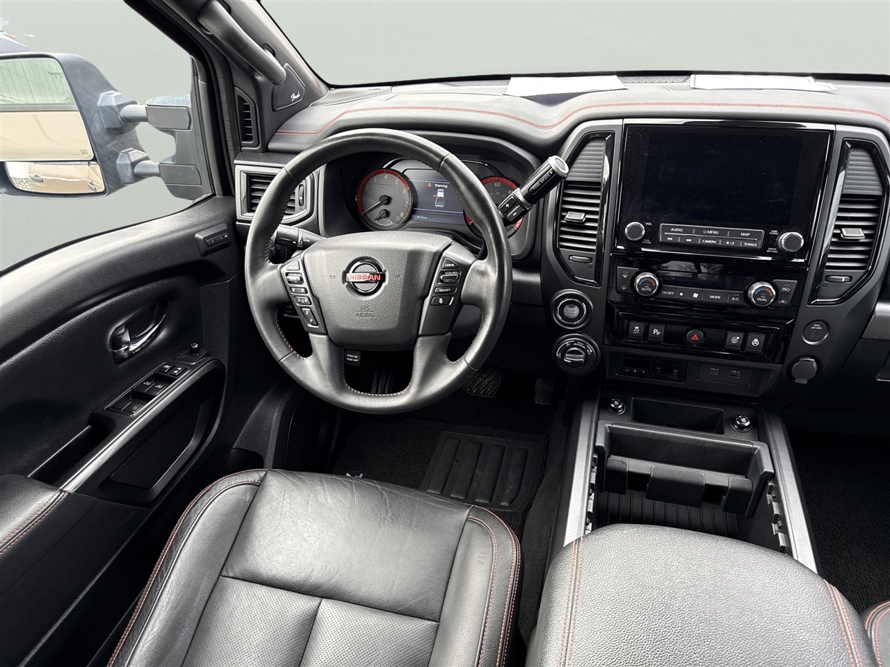 Nissan Titan 4x4 Crew Cab PRO-4X 2021 Nissan Titan 4x4 Crew Cab PRO-4X 2021