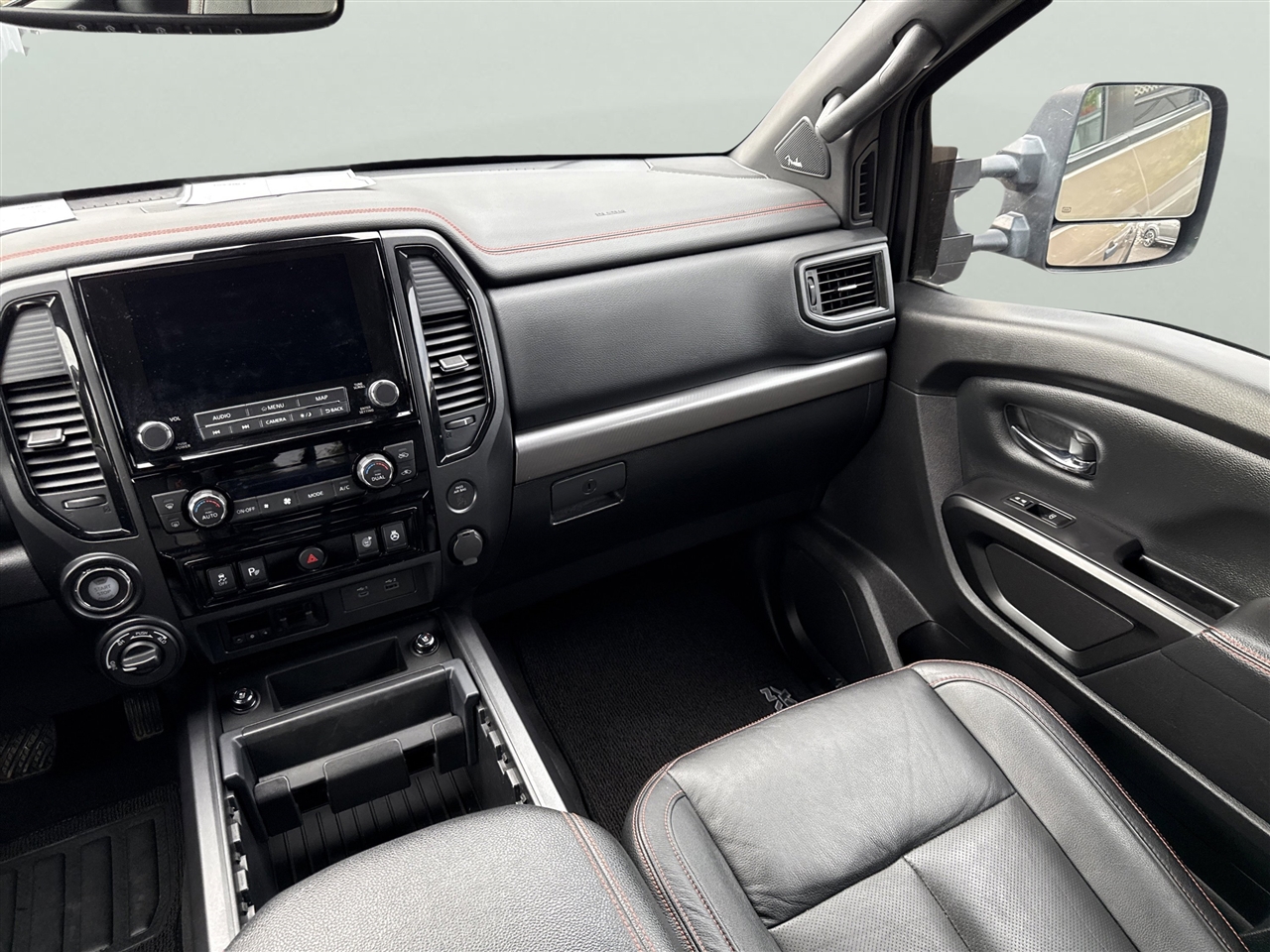 Nissan Titan 4x4 Crew Cab PRO-4X 2021 Nissan Titan 4x4 Crew Cab PRO-4X 2021