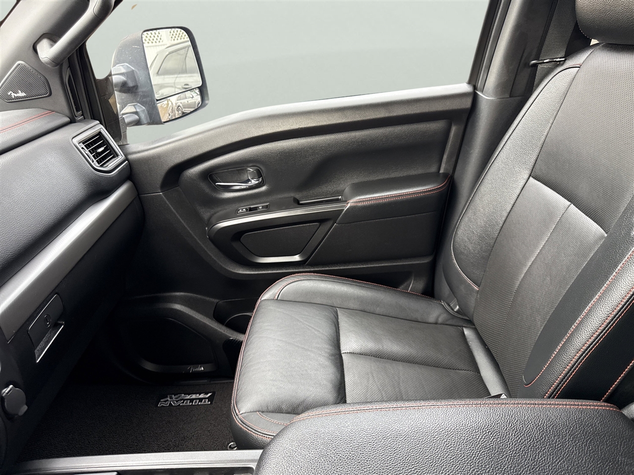 Nissan Titan 4x4 Crew Cab PRO-4X 2021 Nissan Titan 4x4 Crew Cab PRO-4X 2021