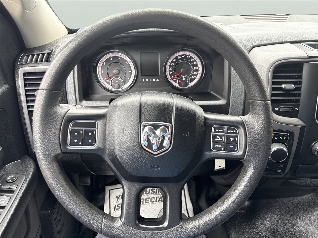 RAM 1500 Classic Tradesman 4x4 Quad Cab 6'4" Box 2019 RAM 1500 Classic Tradesman 4x4 Quad Cab 6'4" Box 2019