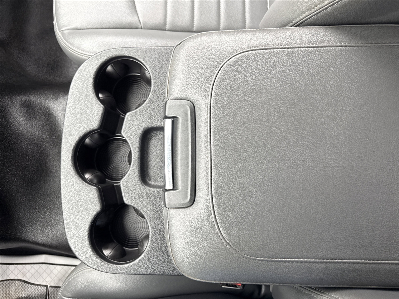 RAM 1500 Classic Tradesman 4x4 Quad Cab 6'4" Box 2019 RAM 1500 Classic Tradesman 4x4 Quad Cab 6'4" Box 2019