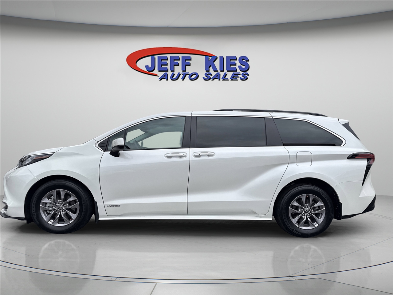 Toyota Sienna XLE FWD 8-Passenger (Natl) 2021 Toyota Sienna XLE FWD 8-Passenger (Natl) 2021