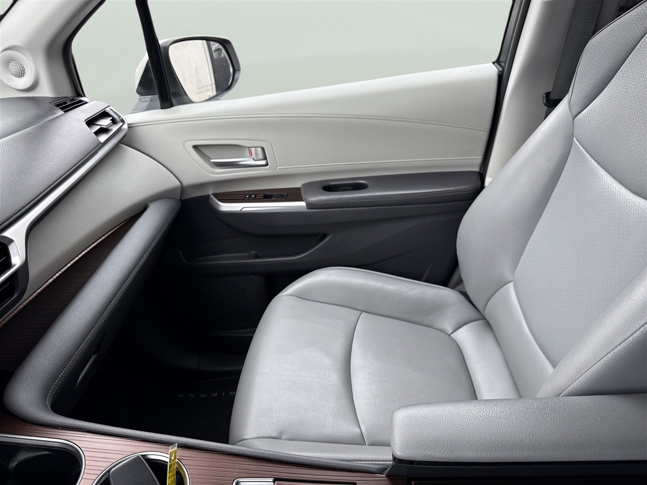 Toyota Sienna XLE FWD 8-Passenger (Natl) 2021 Toyota Sienna XLE FWD 8-Passenger (Natl) 2021