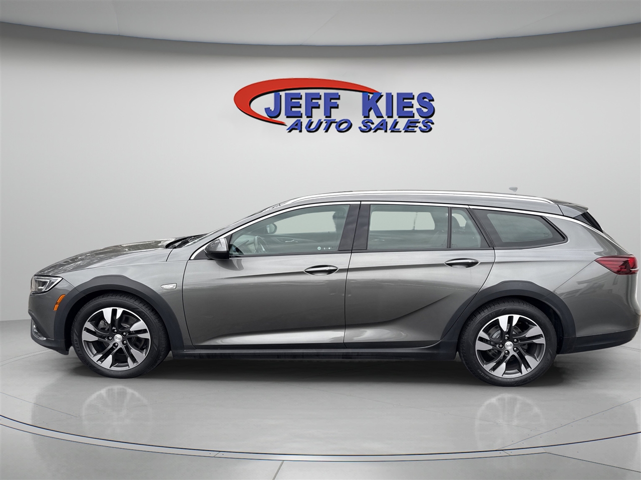 2018 Buick Regal TourX Preferred photo 4