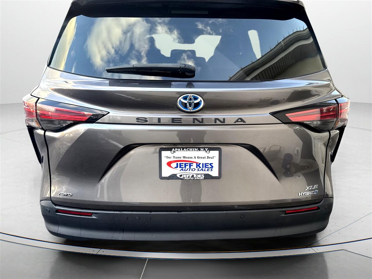 Toyota Sienna XLE AWD 7-Passenger (Natl) 2022