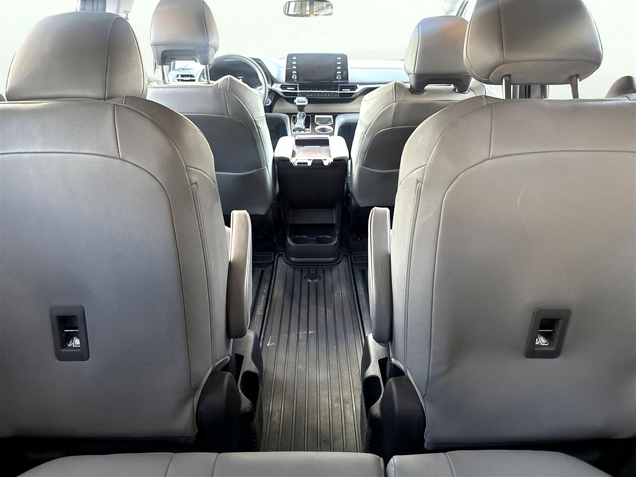 Toyota Sienna XLE AWD 7-Passenger (Natl) 2022