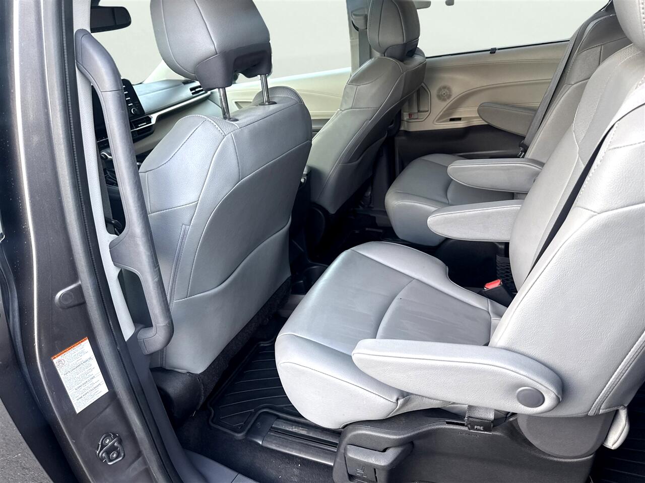 Toyota Sienna XLE AWD 7-Passenger (Natl) 2022