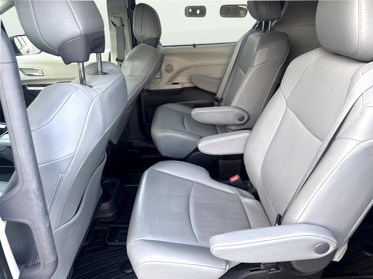 Toyota Sienna XLE AWD 7-Passenger (Natl) 2022