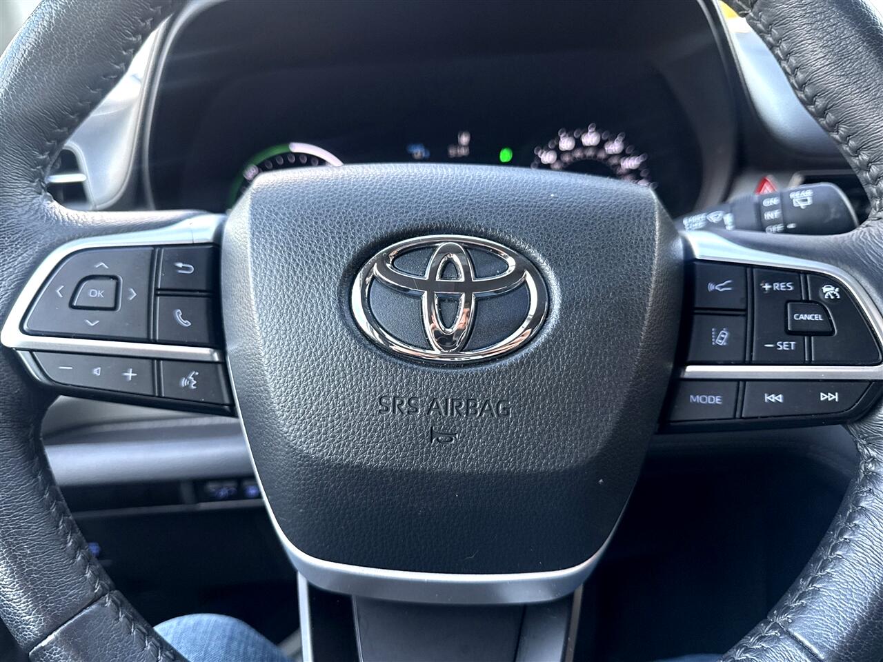 Toyota Sienna XLE AWD 7-Passenger (Natl) 2022