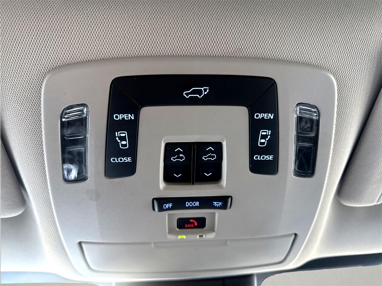 Toyota Sienna XLE AWD 7-Passenger (Natl) 2022