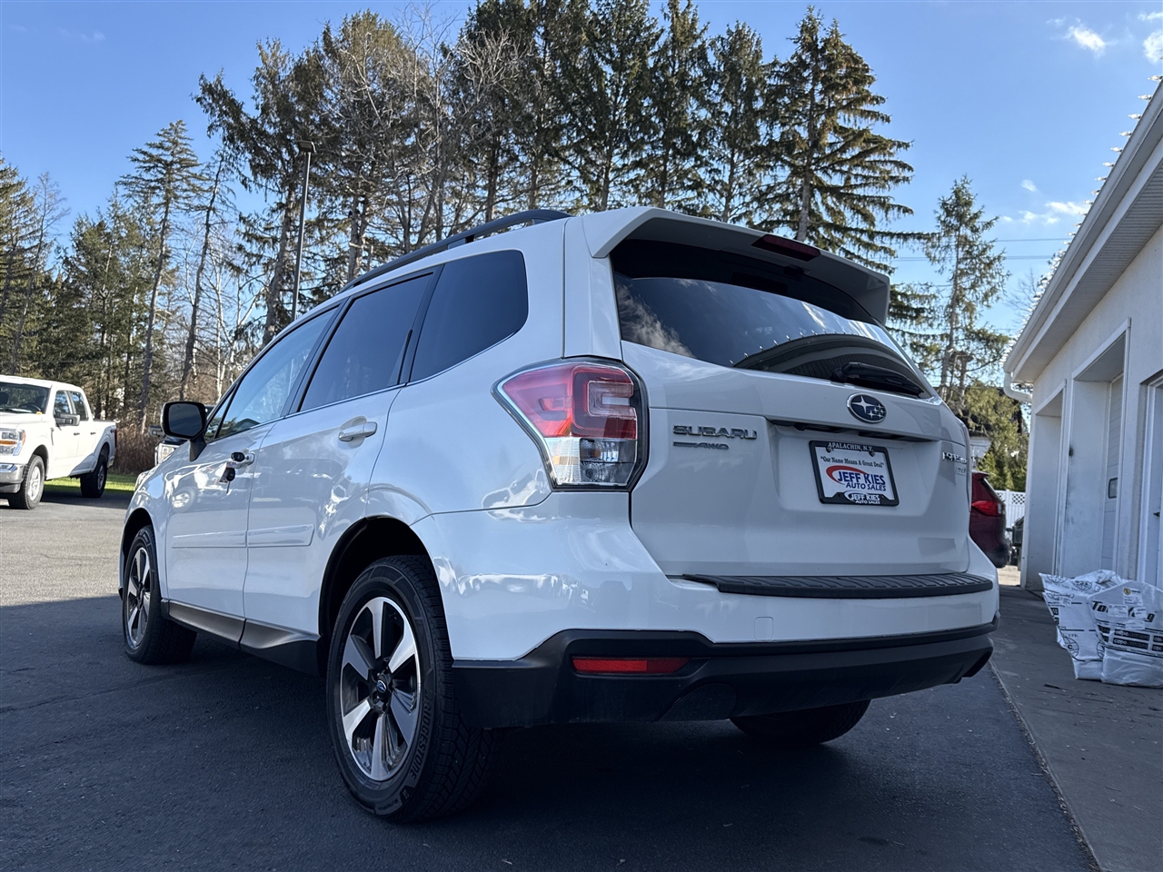 2017 Subaru Forester 2.5i Limited photo 4