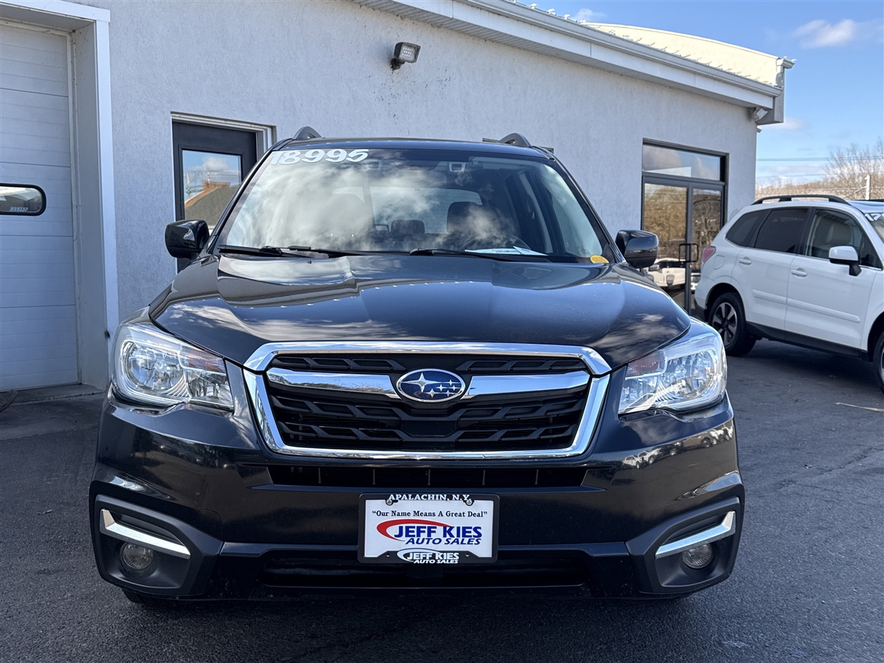 2018 Subaru Forester 2.5i Premium photo 2