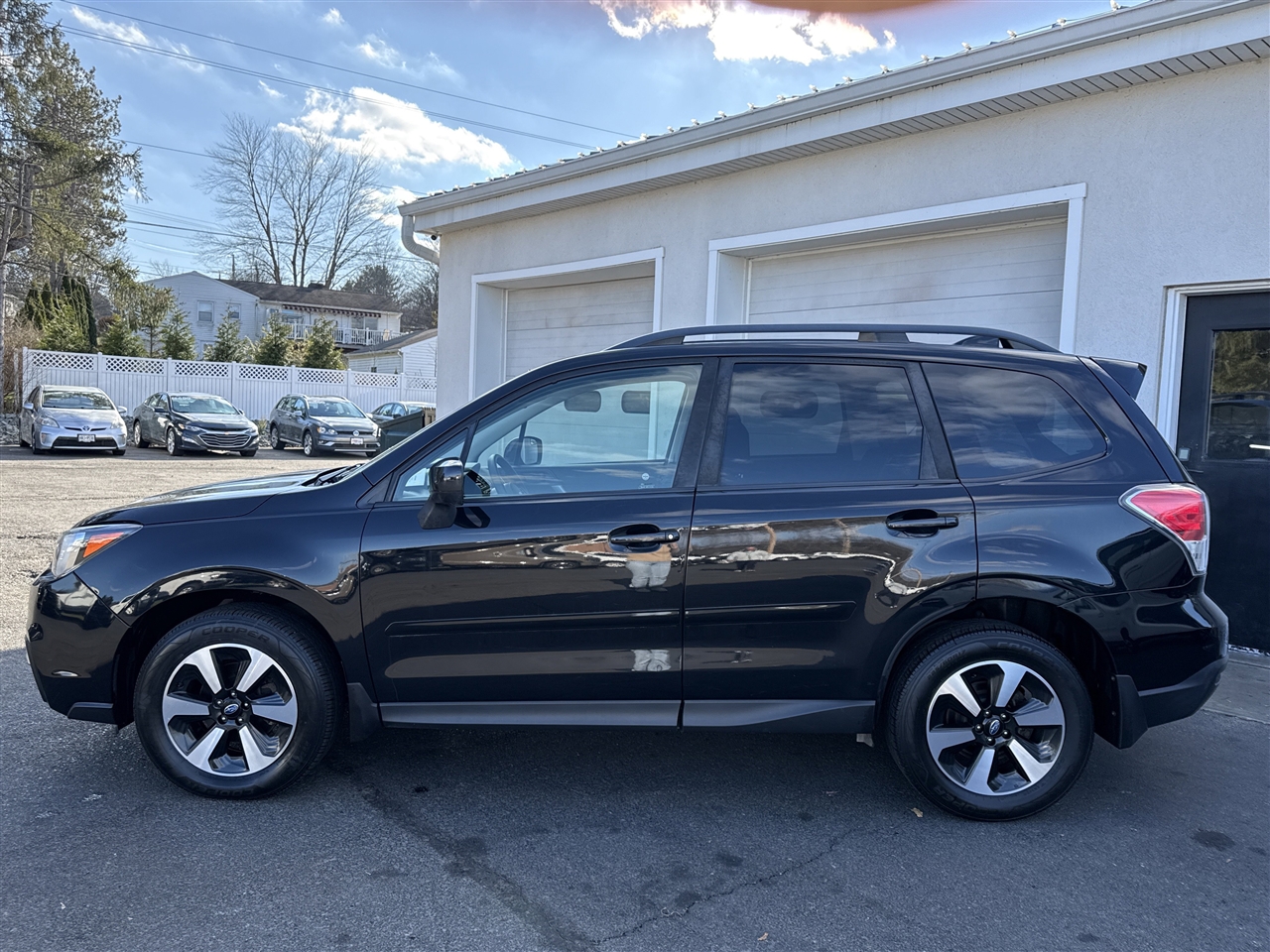 2018 Subaru Forester 2.5i Premium photo 3