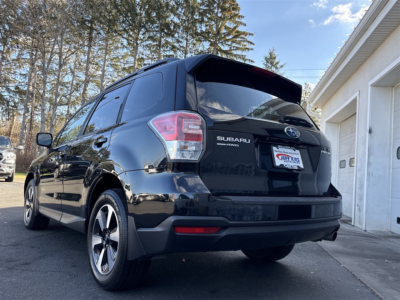 2018 Subaru Forester 2.5i Premium photo 4
