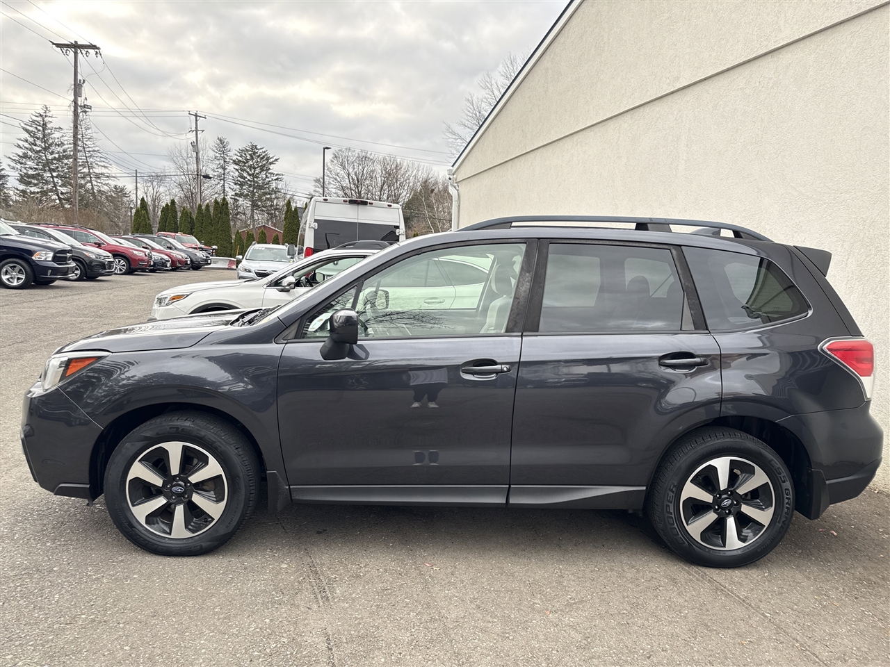 2018 Subaru Forester 2.5i Premium photo 4