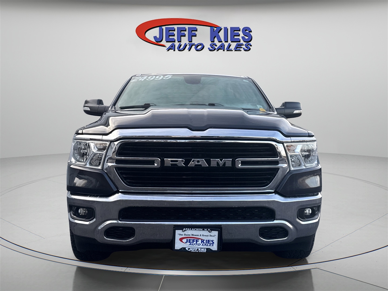 RAM 1500 Big Horn 4x4 Crew Cab 5'7" Box 2020