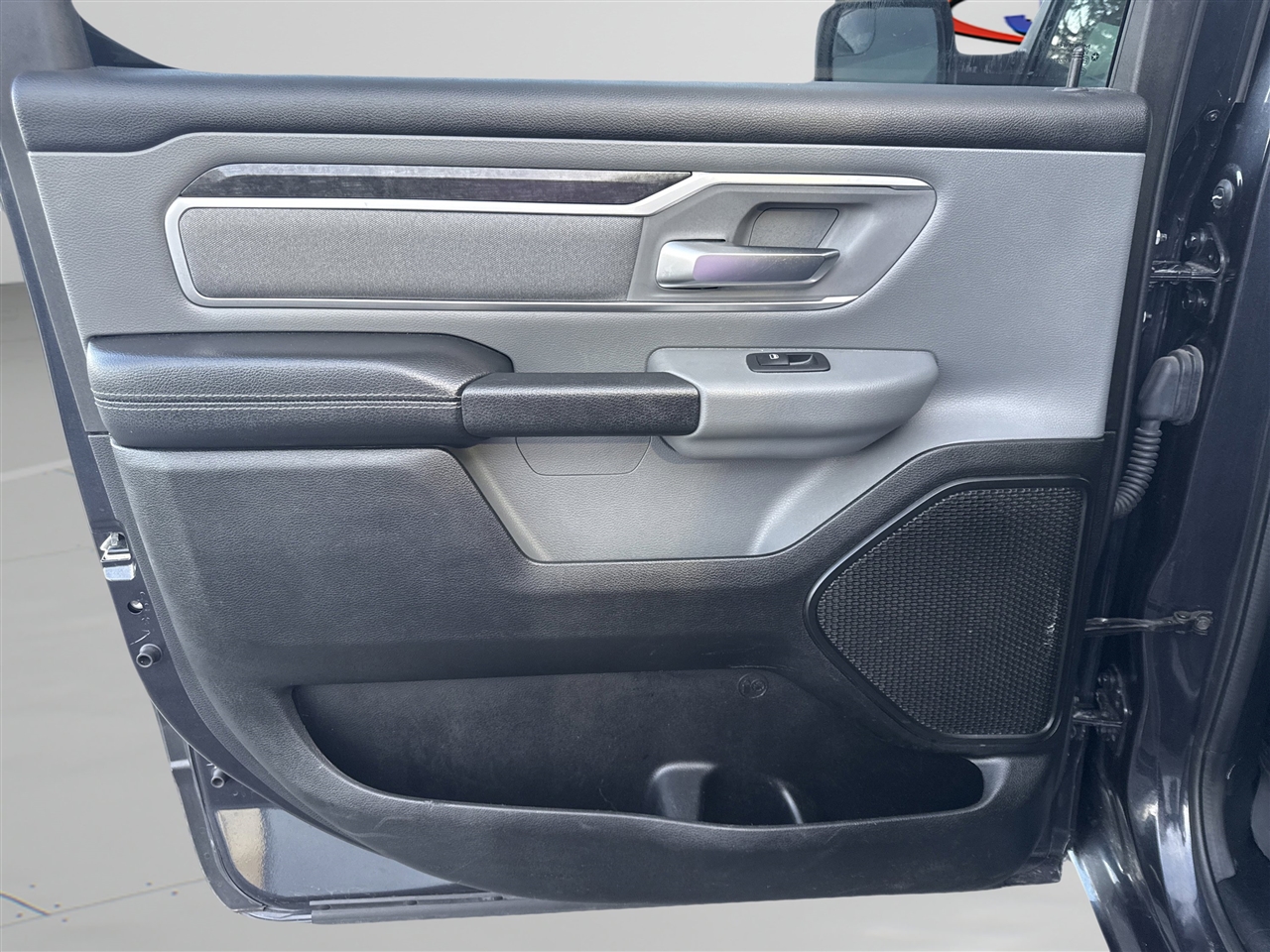 RAM 1500 Big Horn 4x4 Crew Cab 5'7" Box 2020