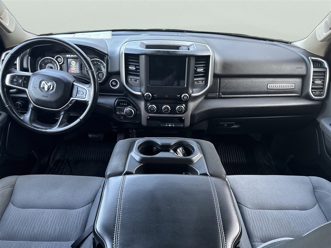 RAM 1500 Big Horn 4x4 Crew Cab 5'7" Box 2020