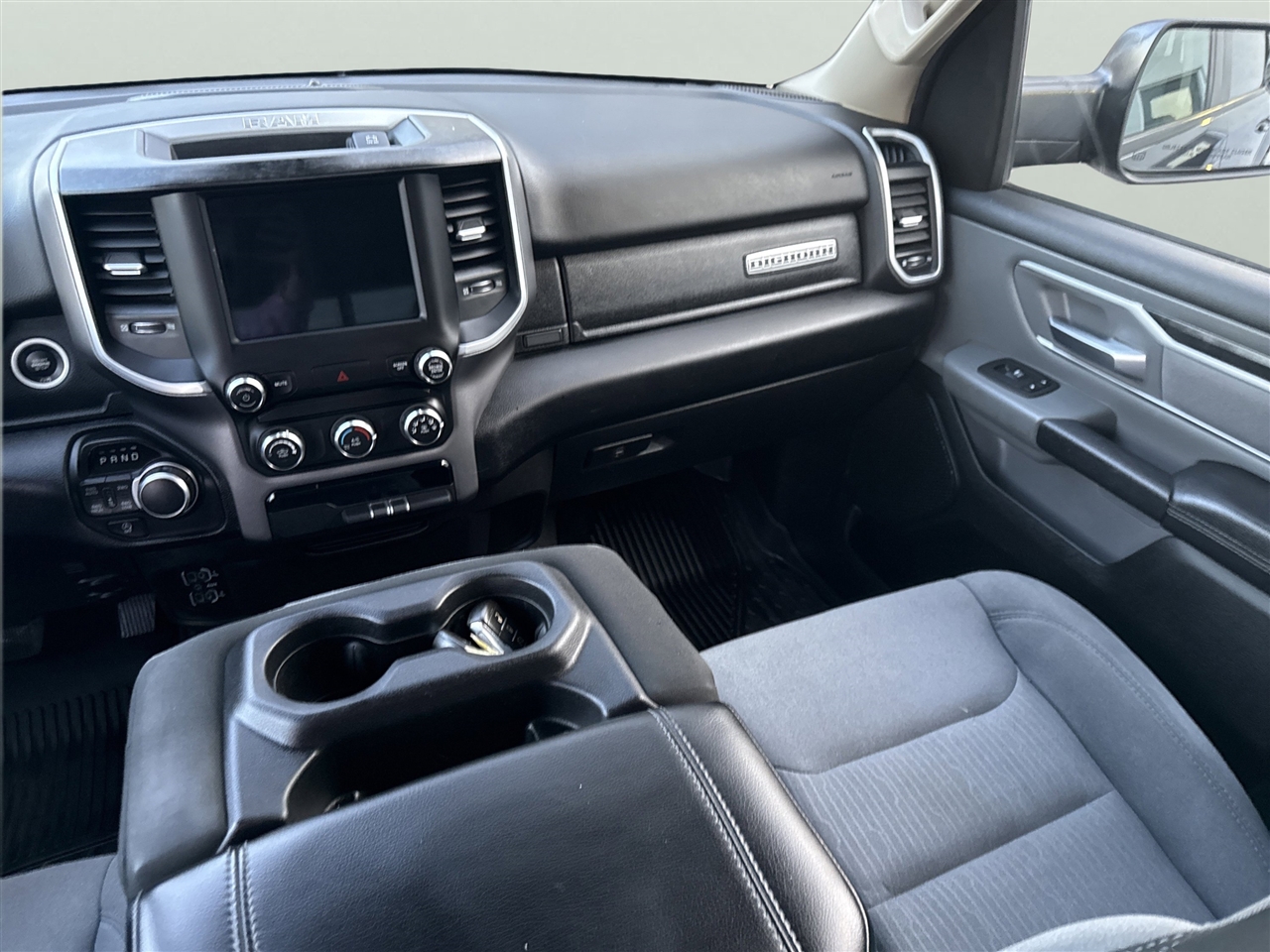 RAM 1500 Big Horn 4x4 Crew Cab 5'7" Box 2020