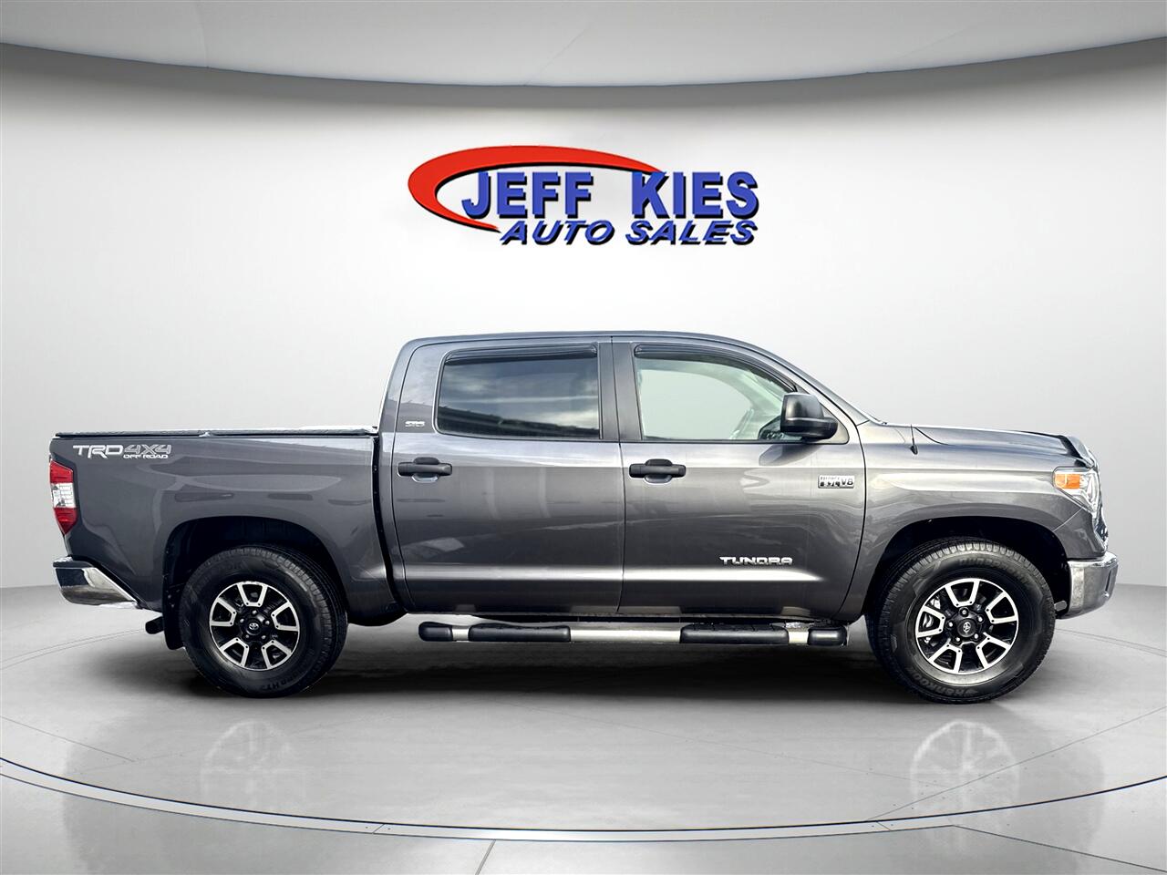Toyota Tundra 4WD TRD Pro CrewMax 5.5' Bed 5.7L (Natl) 2017