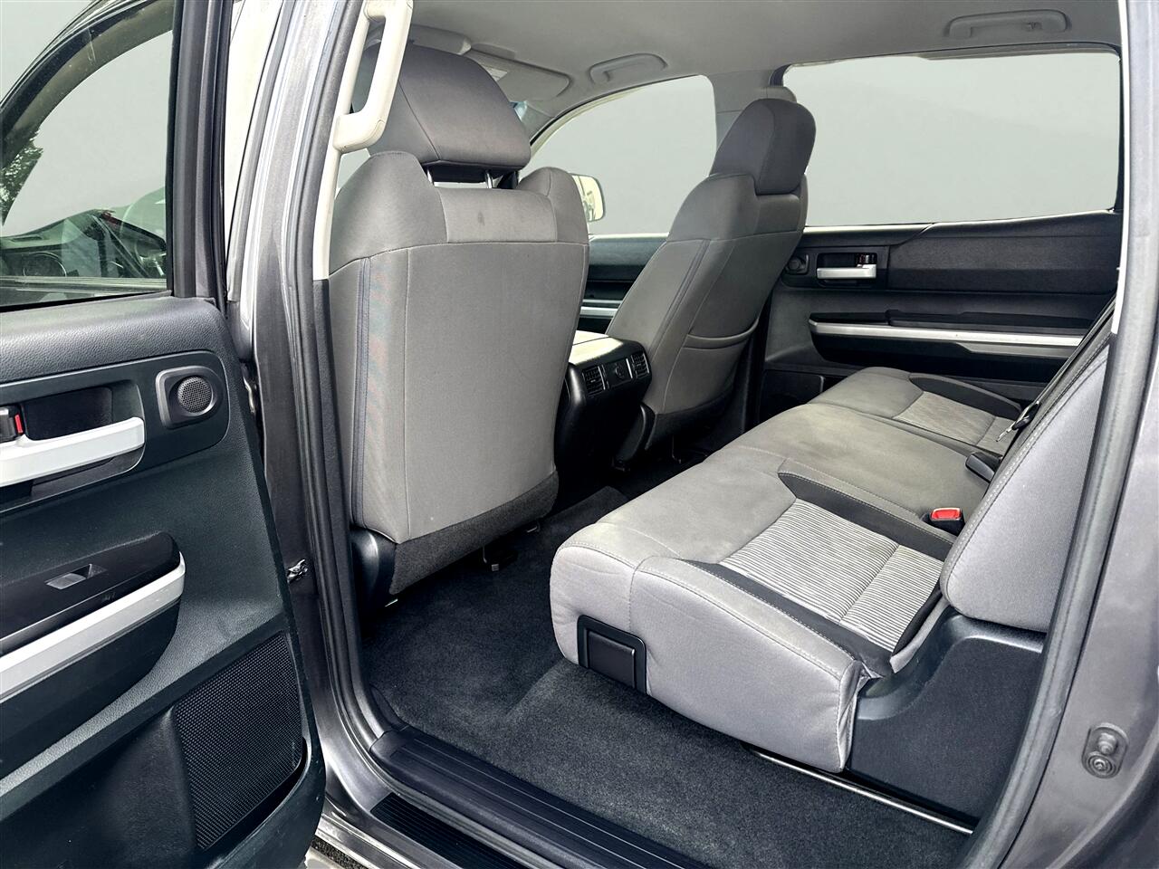 Toyota Tundra 4WD TRD Pro CrewMax 5.5' Bed 5.7L (Natl) 2017