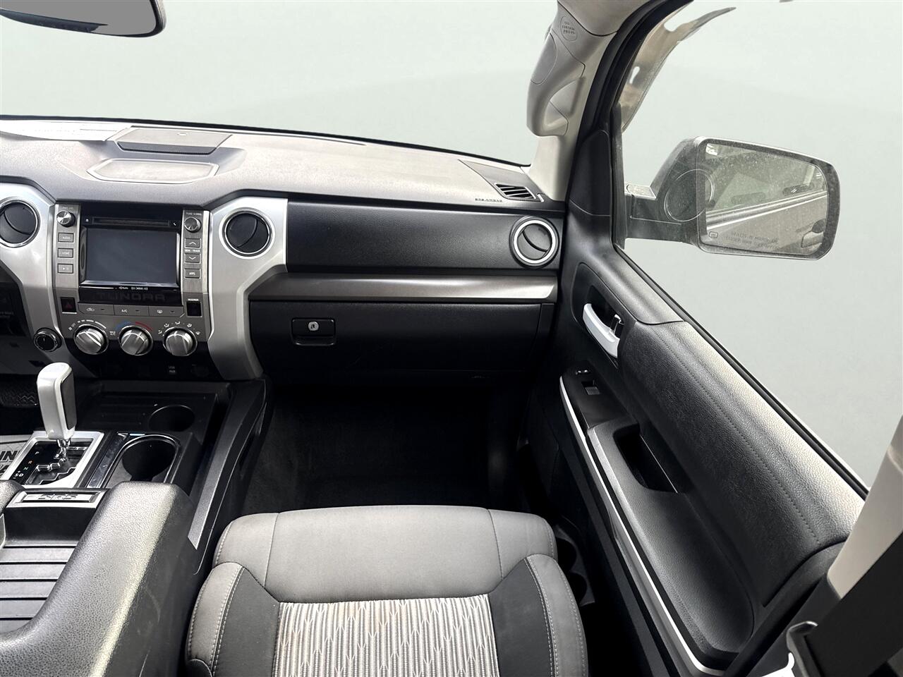 Toyota Tundra 4WD TRD Pro CrewMax 5.5' Bed 5.7L (Natl) 2017