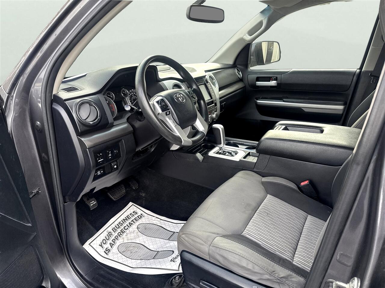 Toyota Tundra 4WD TRD Pro CrewMax 5.5' Bed 5.7L (Natl) 2017