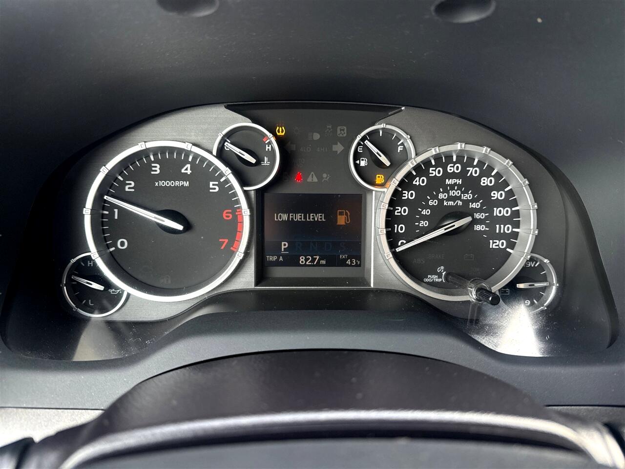 Toyota Tundra 4WD TRD Pro CrewMax 5.5' Bed 5.7L (Natl) 2017