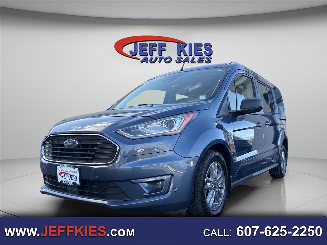 2022 Ford Transit Connect XLT's photo