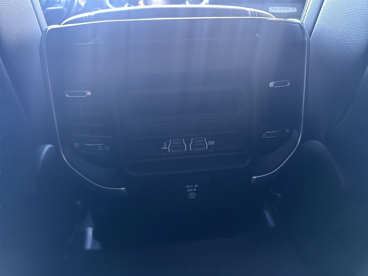 RAM 1500 Laramie 4x4 Crew Cab 5'7" Box 2020