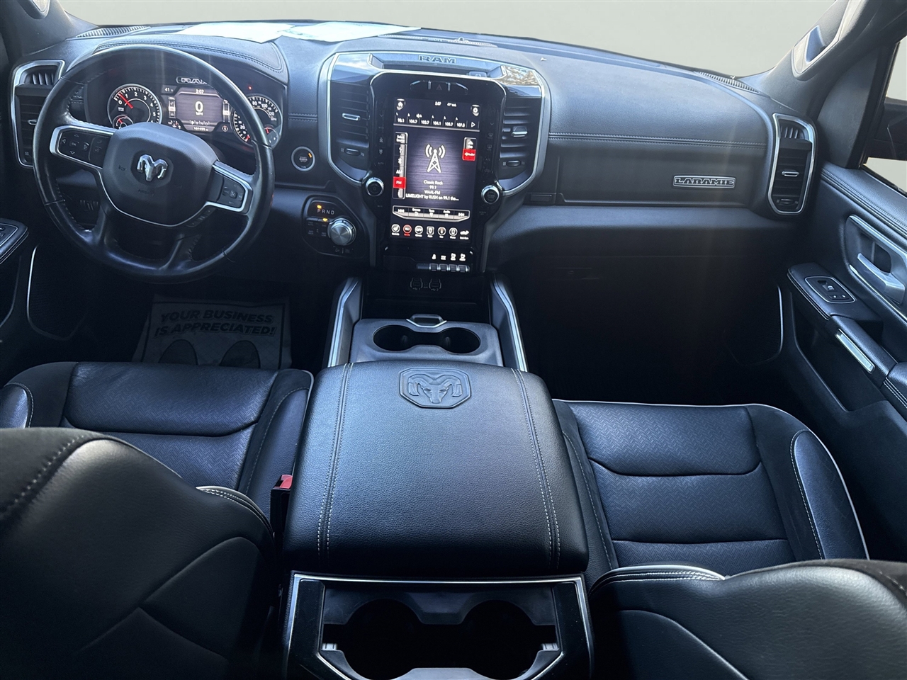RAM 1500 Laramie 4x4 Crew Cab 5'7" Box 2020