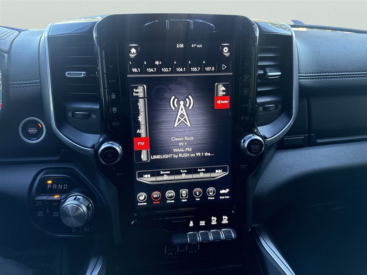 RAM 1500 Laramie 4x4 Crew Cab 5'7" Box 2020