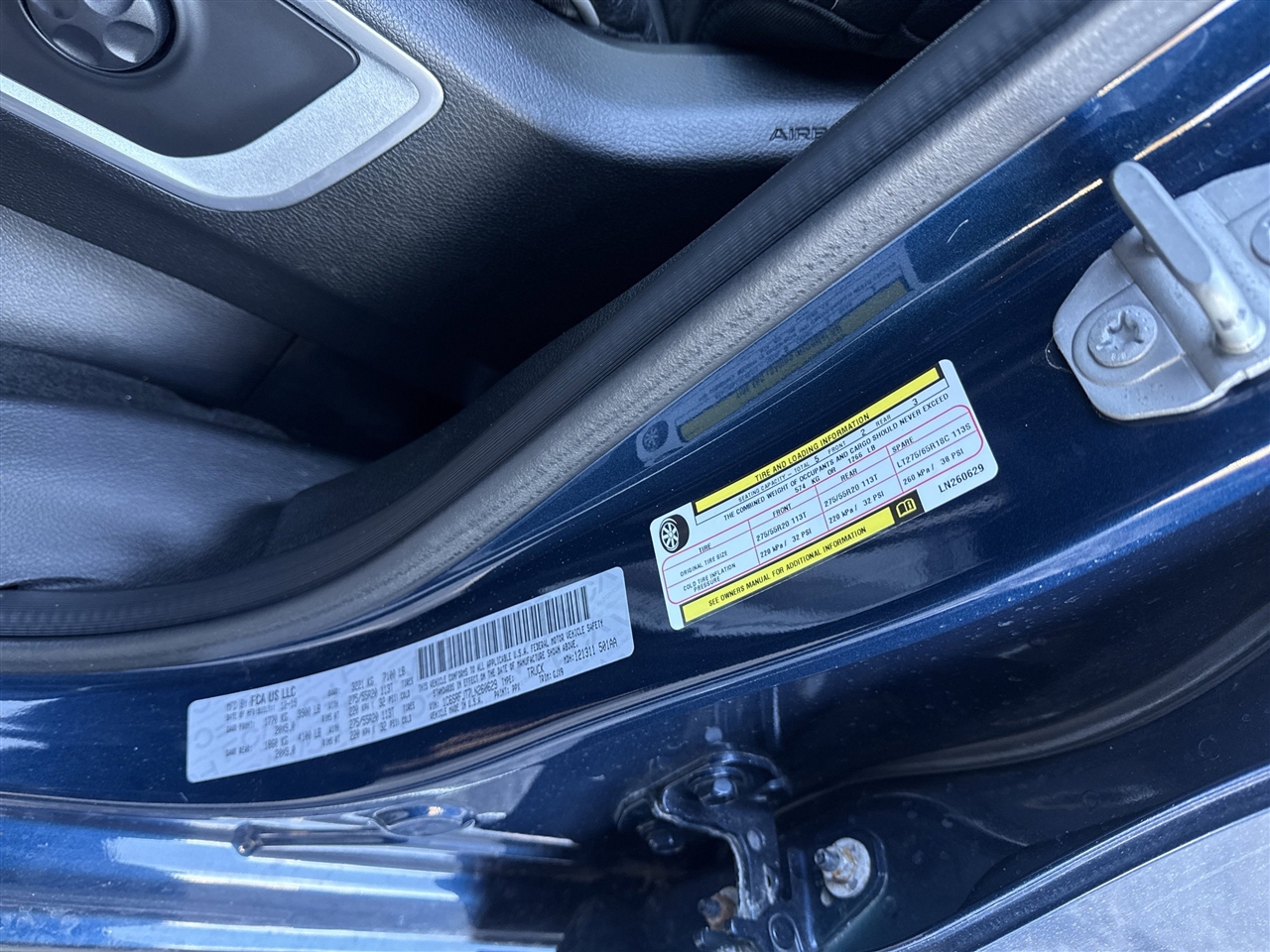 RAM 1500 Laramie 4x4 Crew Cab 5'7" Box 2020